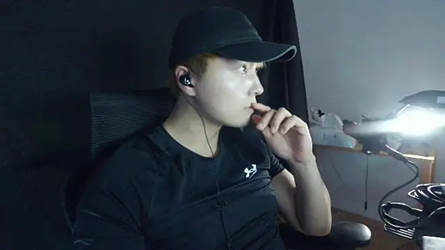 Snapshot of Tkcqcc chatting on 03/19/25, 02:46 Tkcqcc online show from 03/19/25, 02:46