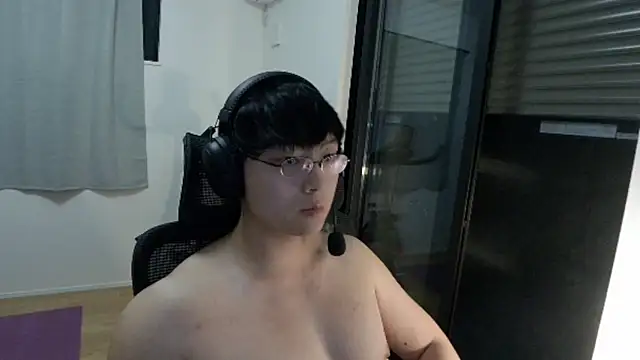 Snapshot of Tkcqcc chatting on 09/21/25, 03:35 Tkcqcc online show from 09/21/25, 03:35