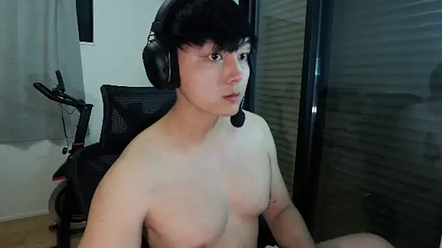 Tkcqcc online show from 10/12/25, 04:17