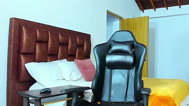 Snapshot of sexy_blackman3606 chatting on 02/23/26, 02:20 sexy blackman3606 online show from 02/23/26, 02:20