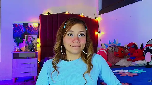 alisson zafiro  online show from 10/19/25, 03:07