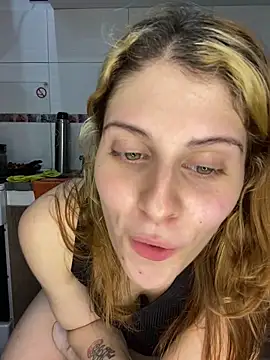 Snapshot of FlorBich chatting on 01/23/25, 05:45 FlorBich online show from 01/23/25, 05:45