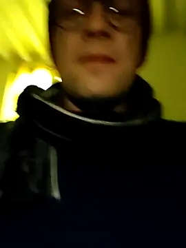 Snapshot of wedge75 chatting on 10/03/25, 08:22 wedge75 online show from 10/03/25, 08:22