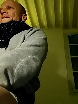 Snapshot of wedge75 chatting on 10/05/25, 01:31 wedge75 online show from 10/05/25, 01:31