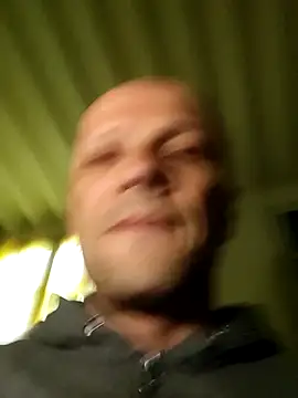 Snapshot of wedge75 chatting on 10/14/25, 09:10 wedge75 online show from 10/14/25, 09:10