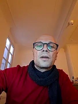 Snapshot of wedge75 chatting on 12/20/25, 02:57 wedge75 online show from 12/20/25, 02:57