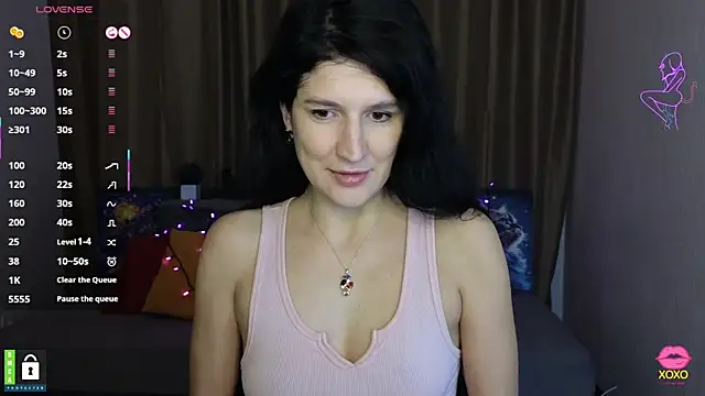 Alianna Solo Kisses online show from 03/06/25, 06:30