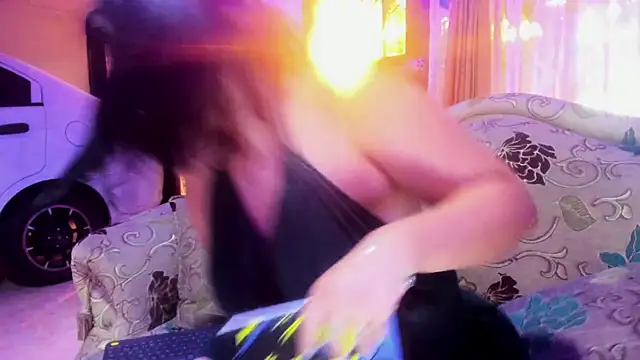 Snapshot of MelannyBell chatting on 01/18/25, 10:17 MelannyBell online show from 01/18/25, 10:17