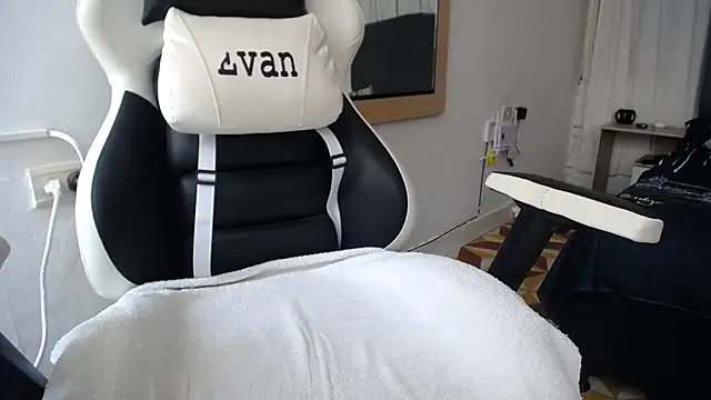 Valerioe online show from 02/17/25, 02:59