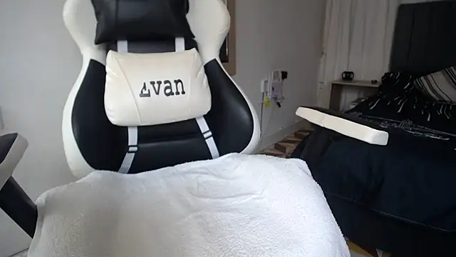 Valerioe online show from 02/28/25, 01:03