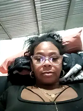 Melanie candy  online show from 10/14/25, 11:16