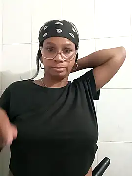 Melanie candy  online show from 10/16/25, 03:40