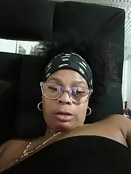 Melanie candy  online show from 02/06/26, 12:26