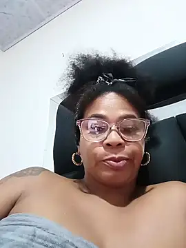 Melanie candy  online show from 04/05/26, 02:42