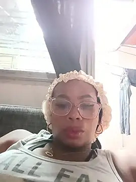 Melanie candy  online show from 04/11/26, 09:19