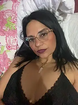 paolagomez  online show from 02/05/25, 06:46