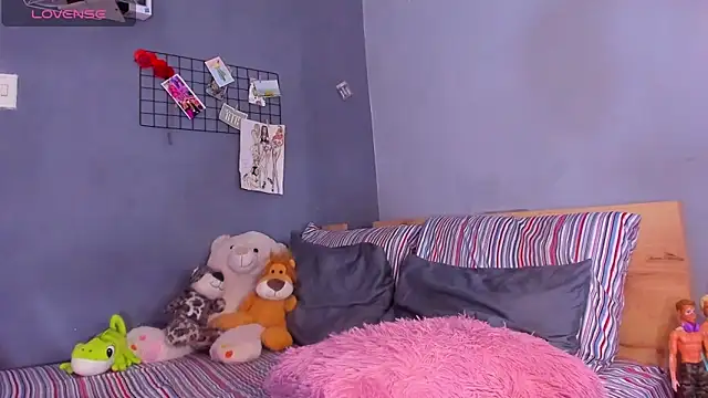 tiffbeatiful online show from 02/20/25, 03:12