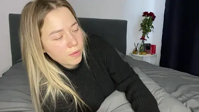 Embersweetbunny online show from 01/29/25, 02:00