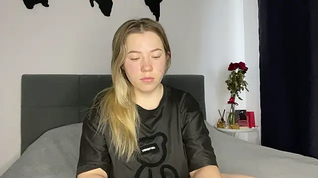 Embersweetbunny online show from 02/01/25, 08:08