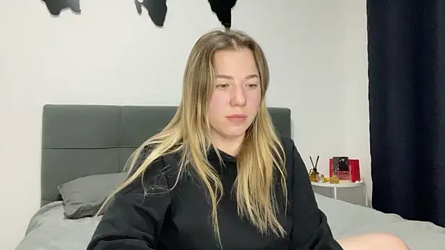 Embersweetbunny online show from 02/03/25, 09:07