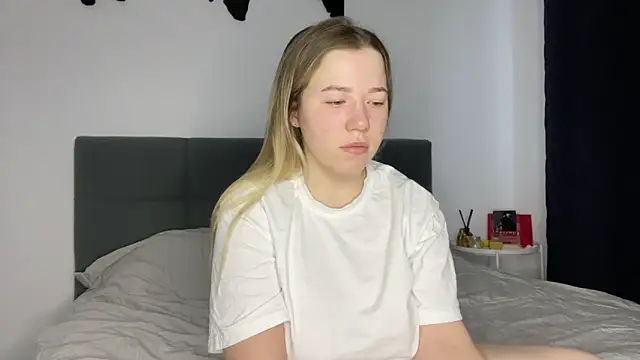 Embersweetbunny online show from 02/06/25, 07:13