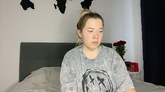 Embersweetbunny online show from 02/11/25, 07:12