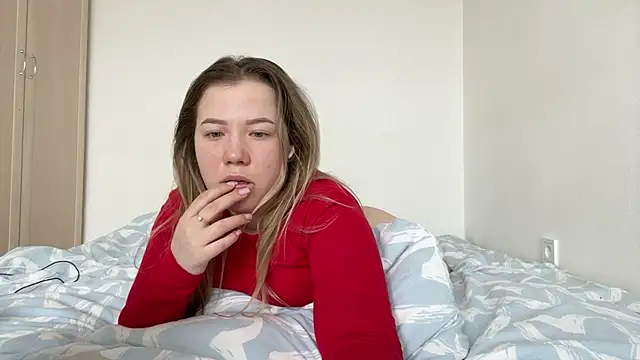 Embersweetbunny online show from 03/11/25, 09:45