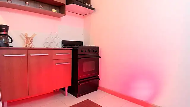 Snapshot of Lizzie_Williams_ chatting on 10/28/25, 03:21 Lizzie Williams online show from 10/28/25, 03:21