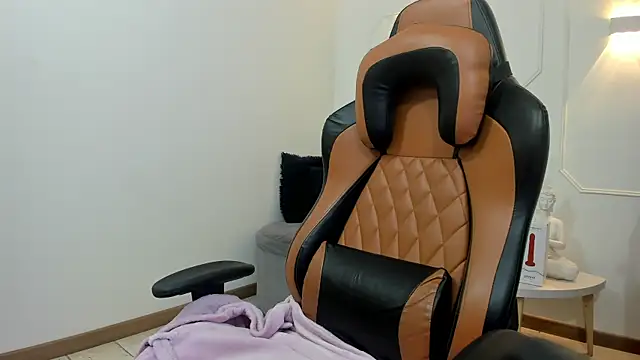 Lizzie Williams  online show from 01/17/26, 03:11