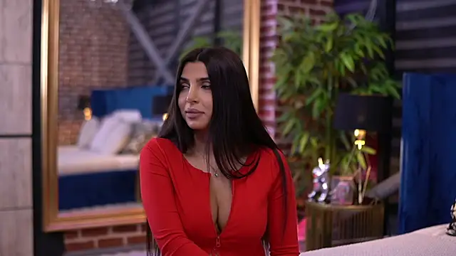 Snapshot of NicoleCellini chatting on 11/16/25, 06:57 NicoleCellini online show from 11/16/25, 06:57