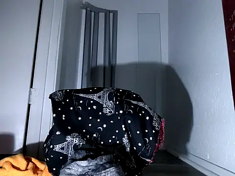 Snapshot of Amarok39 chatting on 10/04/25, 02:37 Amarok39 online show from 10/04/25, 02:37