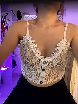 Snapshot of lia_huan chatting on 09/30/25, 02:11 lia huan online show from 09/30/25, 02:11