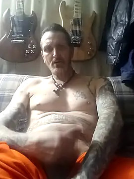 2Hot2gether69 online show from 03/06/25, 09:14