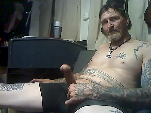 2Hot2gether69 online show from 10/12/25, 05:06