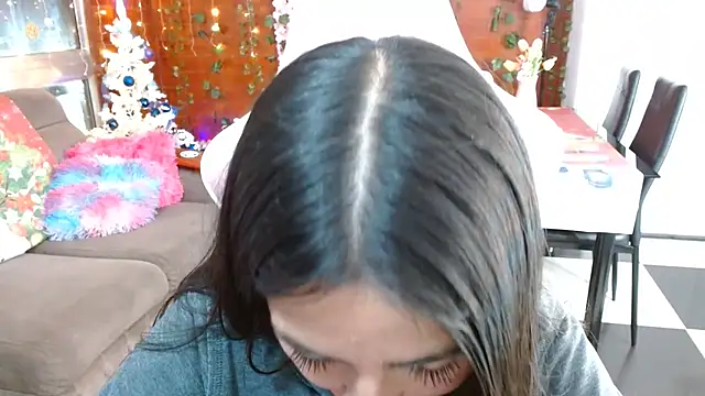 Snapshot of kendall_all4u chatting on 12/04/25, 03:27 kendall all4u online show from 12/04/25, 03:27