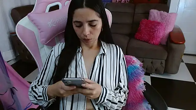 Snapshot of kendall_all4u chatting on 02/02/26, 04:33 kendall all4u online show from 02/02/26, 04:33