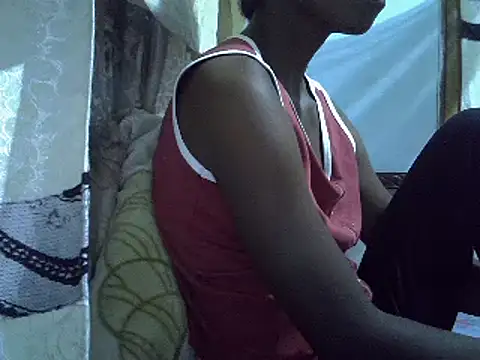 Snapshot of ElianeHot chatting on 02/06/25, 03:41 ElianeHot online show from 02/06/25, 03:41