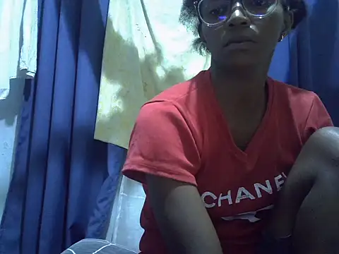 ElianeHot online show from 04/02/26, 07:00