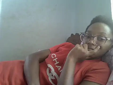 ElianeHot online show from 04/16/26, 11:11