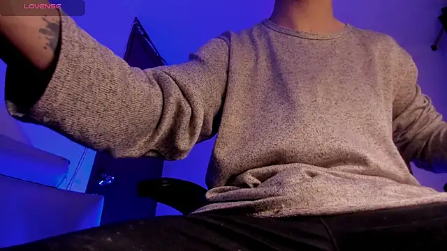 s sven03 online show from 02/16/26, 01:46