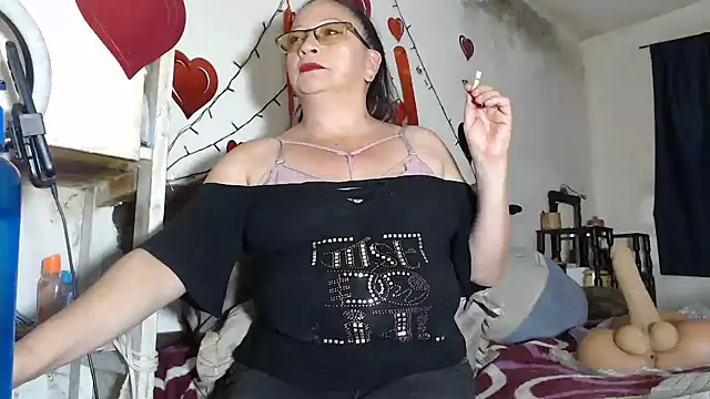 Snapshot of Vivianmature chatting on 11/22/25, 09:25 Vivianmature online show from 11/22/25, 09:25