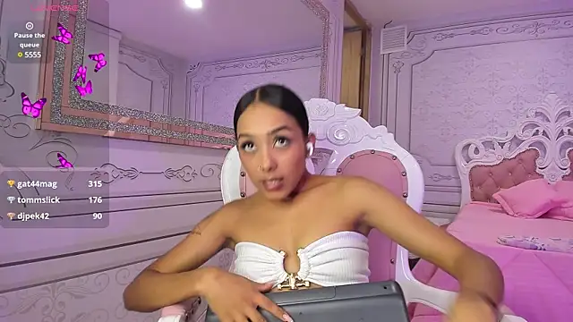 abby adams20 online show from 12/31/24, 04:46