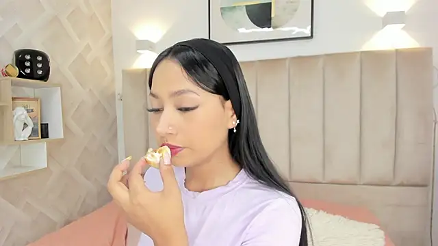 Anniie Queen online show from 03/28/26, 03:50