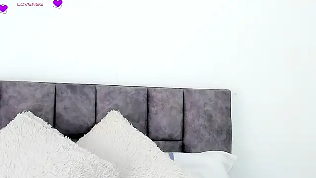 VeronicaTonu online show from 02/13/25, 05:54