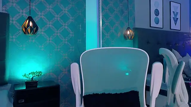 AmbarRoberts  online show from 05/05/26, 04:04
