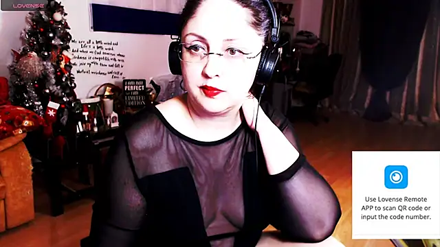 Snapshot of Imperatriza chatting on 02/10/25, 03:03 Imperatriza online show from 02/10/25, 03:03