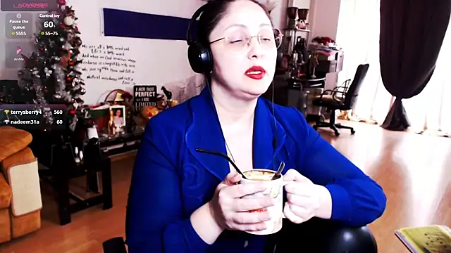 Snapshot of Imperatriza chatting on 02/18/25, 12:49 Imperatriza online show from 02/18/25, 12:49