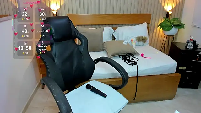 luciana ballesteros  online show from 04/07/26, 12:05