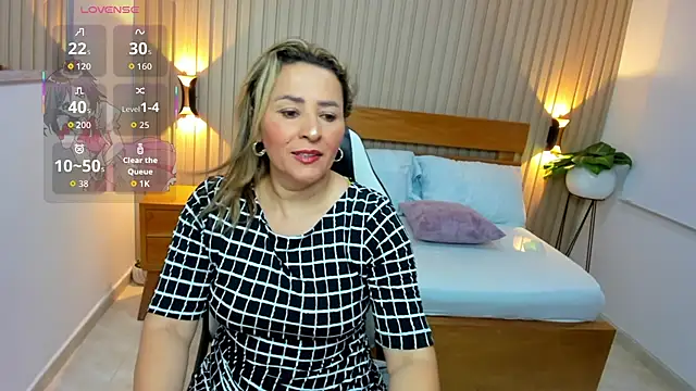 Snapshot of luciana_ballesteros_ chatting on 05/29/26, 12:14 luciana ballesteros online show from 05/29/26, 12:14