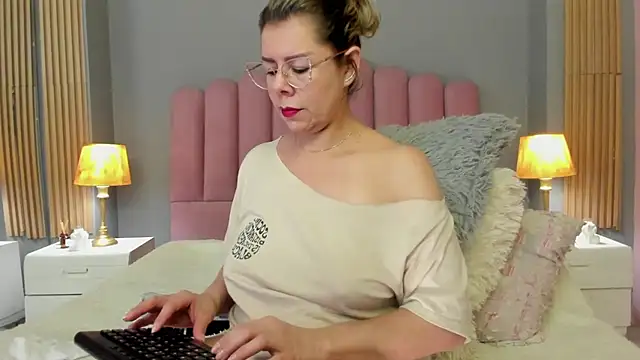 RamonaSimons online show from 02/23/25, 06:01